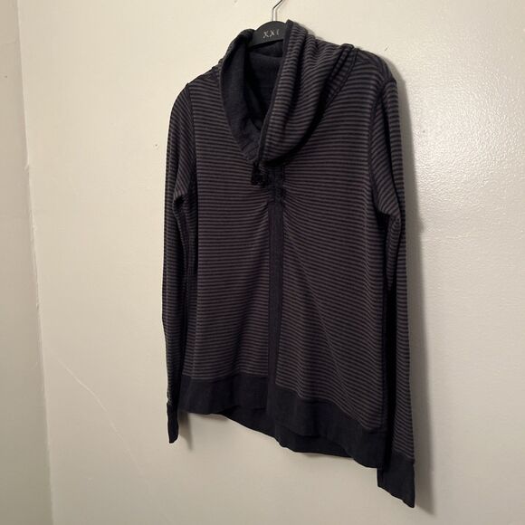 LULULEMON In A Cinch Cowlneck Reversible Pullover Sweatshirt, Gray/Black- Size 8 - Picture 3 of 9